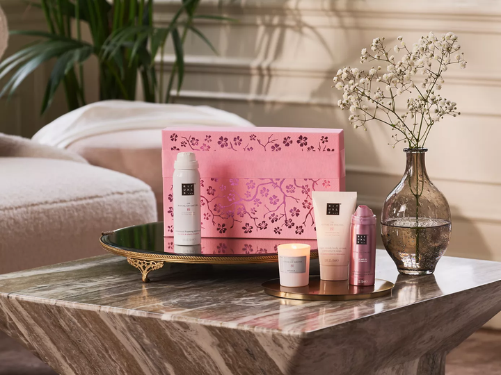 Zestaw Rituals The Ritual Of Sakura Gift Set S Krem do ciala 70 ml + Peeling do ciala 70 ml + Zel pod prysznic 50 ml + Swieca zapachowa 25 g (87191341 (955555912803721) - Outlet - obraz 5