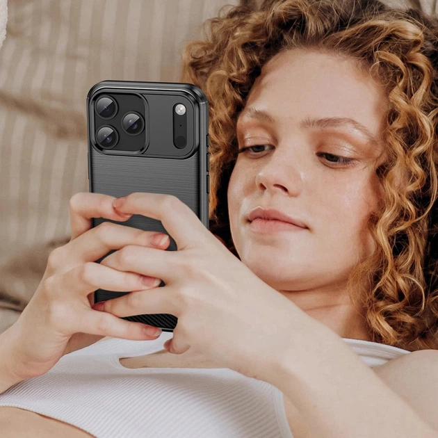 Etui plecki Hurtel Carbon Case do Apple iPhone 17 Pro Black (5907769379543) - obraz 8