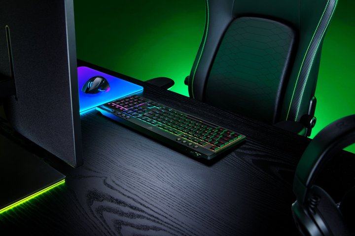 Klawiatura bezprzewodowa Razer BlackWidow V4 Low-Profile HyperSpeed Green Switch Wireless/Bluetooth/USB Black (RZ03-05270100-R3M1) - obraz 11