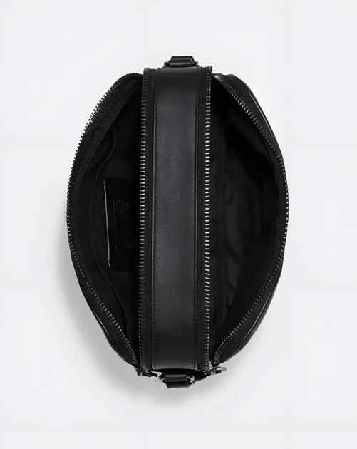 Крос-боді чоловіча сумка Coach Graham Crossbody In Signature Canvas, чорна з пильником - Фото 3 Крос-боді чоловіча сумка Coach Graham Crossbody In Signature Canvas, чорна з пильником - зображення 3