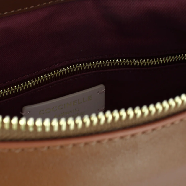 Torebka crossbody damska skórzana Coccinelle E1TBP130201-W11 Brązowa - obraz 4