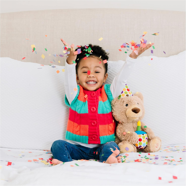 Zabawka interaktywna pluszowa animowana Gund Happy Birthday Miś 43 cm (6052872) (28399101221) - obraz 3