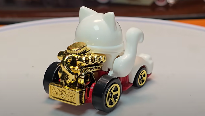 Машинка Базова Hot Wheels Feline Lucky Maneki-Neko 9.29
