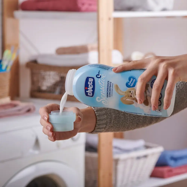 Кондиціонер-ополіскувач Chicco 0+ для прання дитячих речей Sweet Talcum, 750 мл - зображення 2