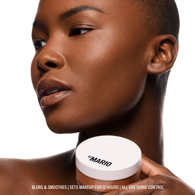 Розсипчаста пудра для ідеальної шкіри обличчя Makeup By Mario Surrealskin Soft Blur Setting Powder 2 Neutral Light 15 г - зображення 6
