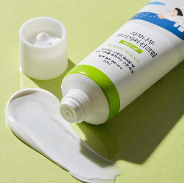 Krem przeciwsłoneczny do twarzy Round Lab Birch Juice Mild-Up Spf 50+ 50 ml (8809782558523) - obraz 4
