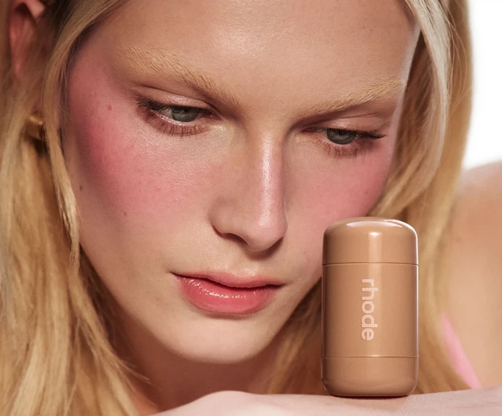 Кремовые румяна Rhode "Juice box" Pocket blush - Фото 13 Кремовые румяна Rhode "Juice box" Pocket blush - изображение 13