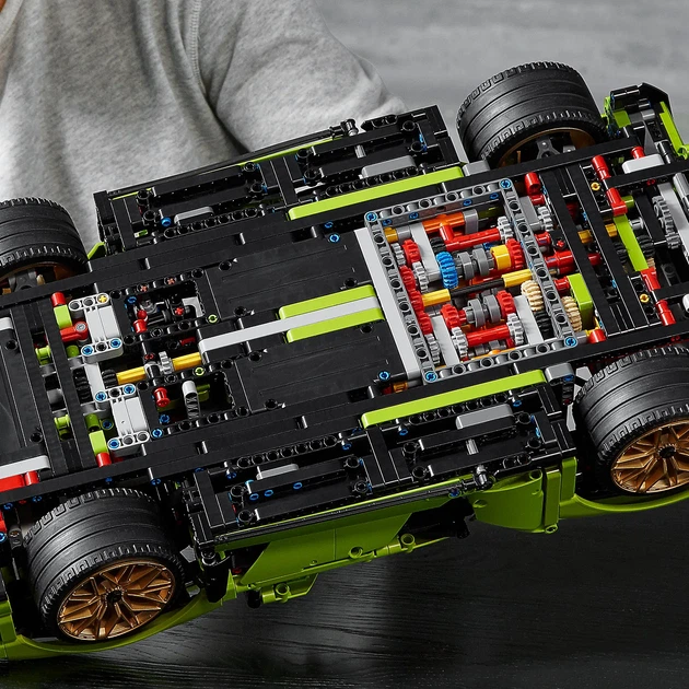 Конструктор-суперкар на радиоуправлении Lamborghini Sian 42115 (RC) | Машина на пульте Technic | 1:8 (3696 деталей) - Фото 5 Конструктор-суперкар на радиоуправлении Lamborghini Sian 42115 (RC) | Машина на пульте Technic | 1:8 (3696 деталей) - изображение 5