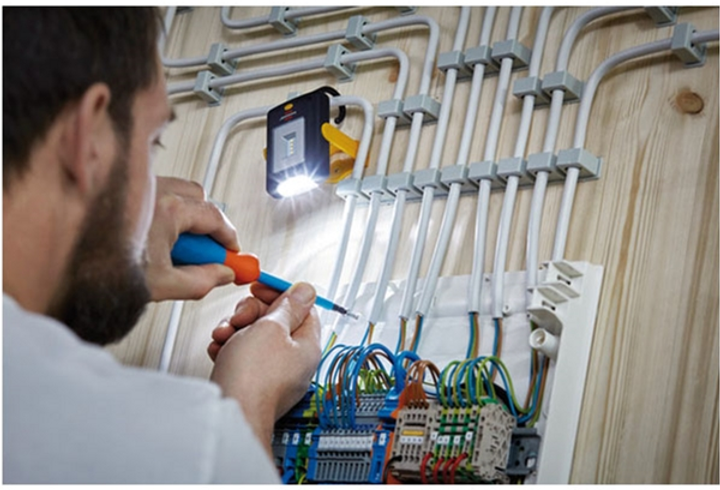 Lampa robocza LED Brennenstuhl HLDB43MH SMD 200+20 lm w rozmiarze kieszonkowym (1175420010) - obraz 5