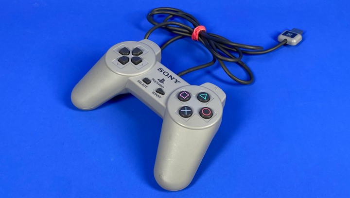 Набор Консоль Sony PlayStation 1 Classic Grey + 20 Встроенных Игр Б/У + Геймпад Проводной USB 2шт - изображение 4
