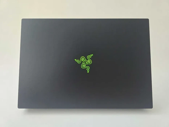 Ноутбук Razer Blade 18 I9 13950HX/RTX 4090/RAM 32GB/SSD 1TB/QHD 240Hz - Б/В - зображення 8