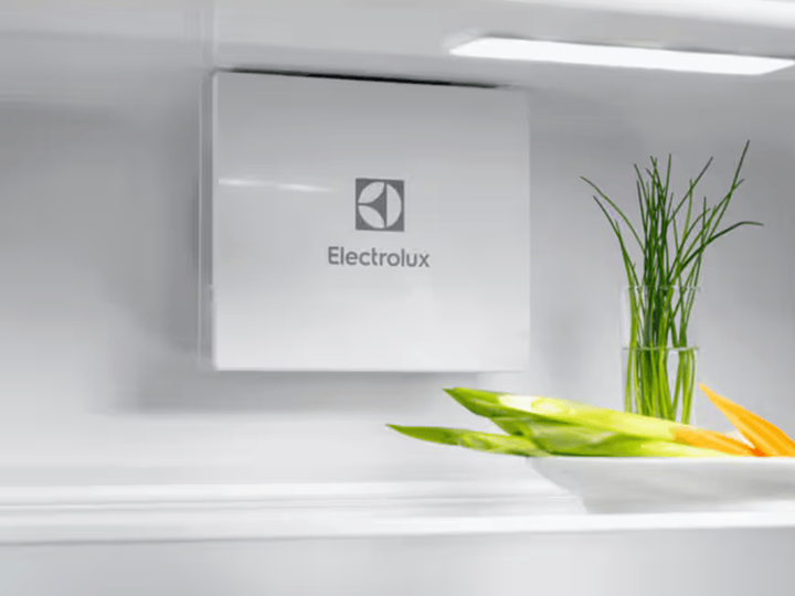 Холодильник встраиваемый Electrolux - ERD6DE18S4 - изображение 4