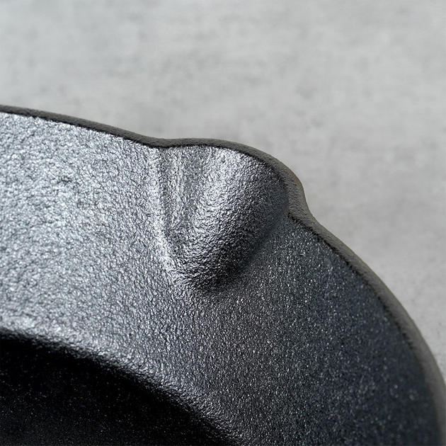 Patelnia Vilde Cast Line żeliwna z nakładką na uchwyt 30 cm (5904316471743) - obraz 3