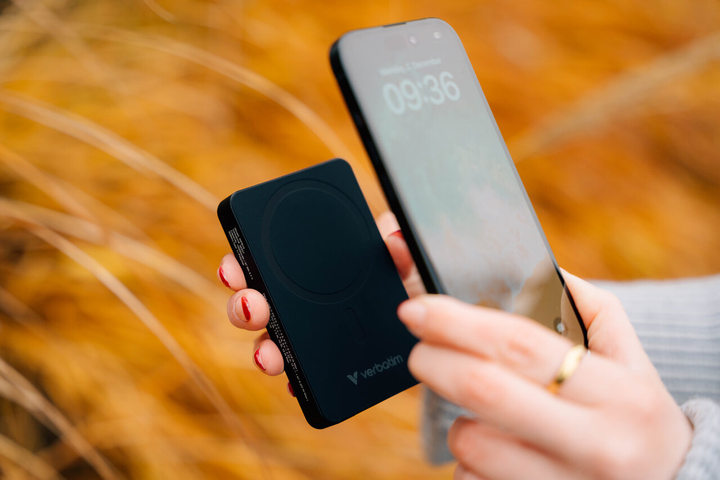 Powerbank Verbatim Charge Go Essentials 10000 mAh 20W Black (23942322276) - obraz 4