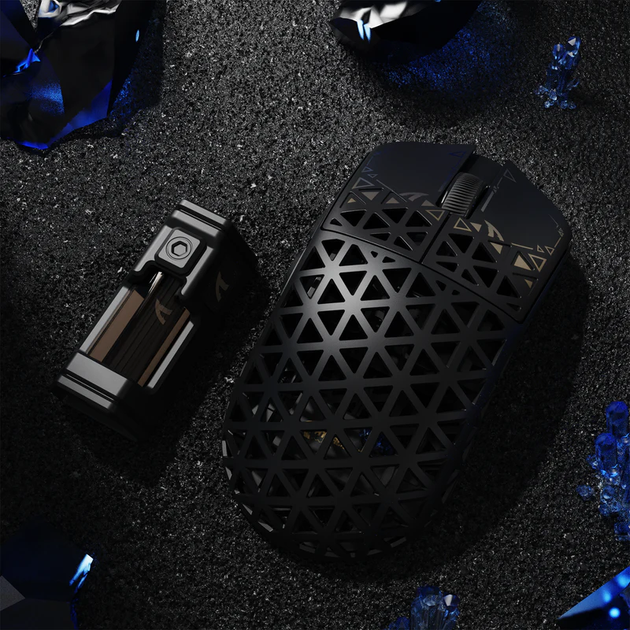 Ігрова мишка ATTACK SHARK R5 Ultra / Три режими підключення / PAW3950MAX / Carbon Fiber / 39 г / Black - зображення 5