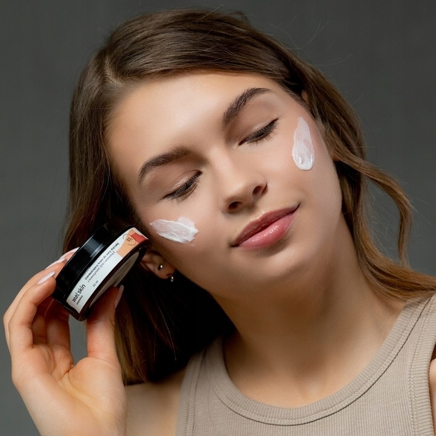 Krem do twarzy Mel Skin Odmladzajacy z koenzymem Q10 i witaminą E 50 ml (5905054104313) - obraz 3