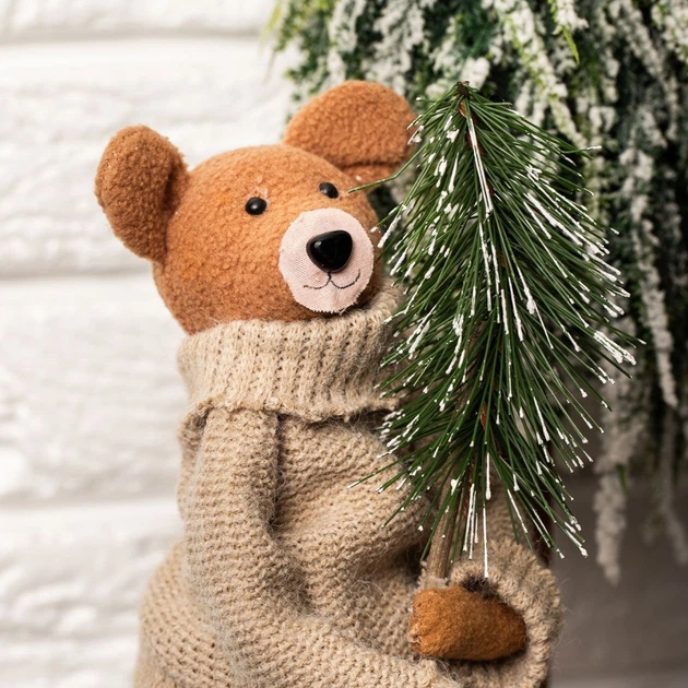 Figurka Homla Carol miś z choinką 27 cm (5906496712937) - obraz 5
