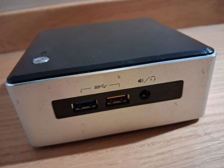 Неттоп Intel NUC NUC5i3RYH USFF / Intel Core i3-5010U (2 (4) ядра