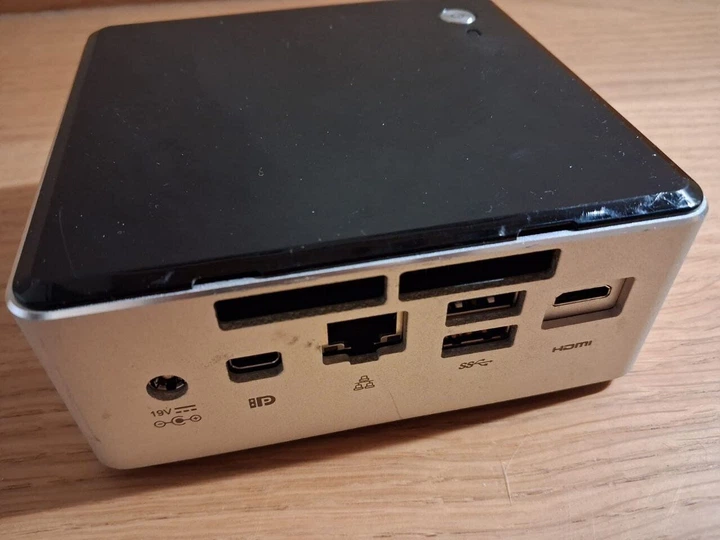 Неттоп Intel NUC NUC5i3RYH USFF / Intel Core i3-5010U (2 (4) ядра