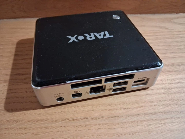 Неттоп Б-клас Intel NUC NUC5i3RYK USFF / Intel Core i3-5010U (2 (4