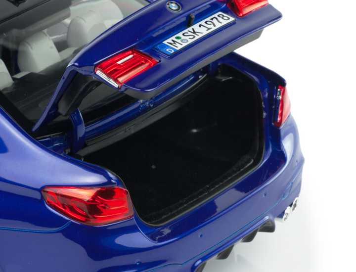Модель автомобиля BMW M5 (F90) Marina Bay Blue, Scale 1:18