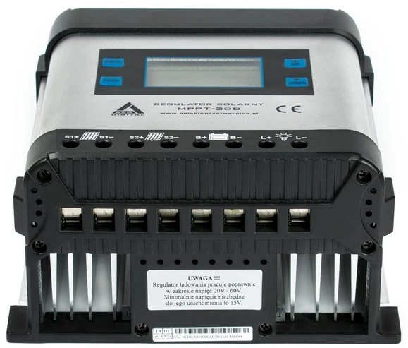 Solarny regulator ladowania AZO Digital MPPT 12/24 30A wyswietlacz LCD (AZO00D1179) - obraz 1