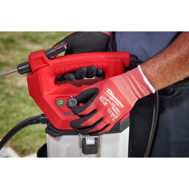 Опрыскиватель аккумуляторный 3.7 литра MILWAUKEE M12 BHCS3L-201 - изображение 4
