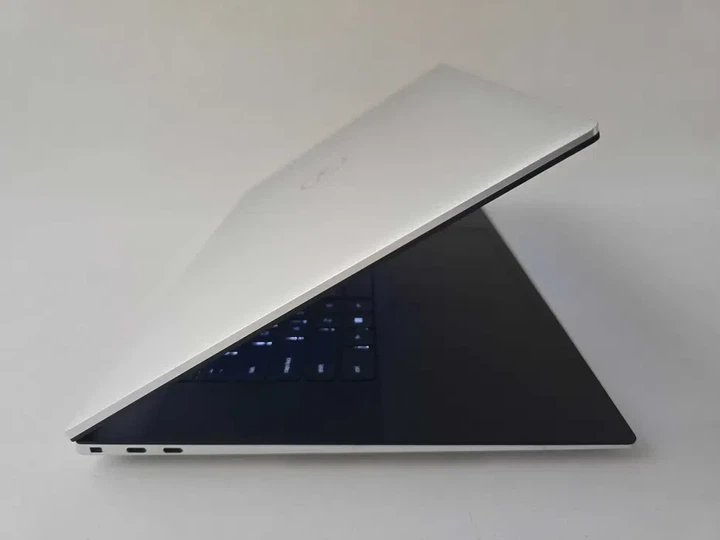 Ноутбук Dell XPS 17 9720 (2022) I7 12700H/RTX 3060/RAM 16GB/SSD 512GB/UHD 4K Б\В - Б/В - зображення 5