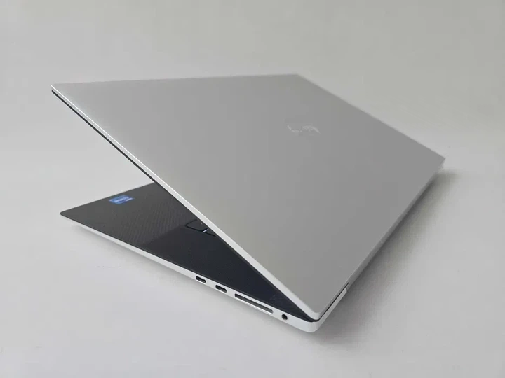 Ноутбук Dell XPS 17 9720 (2022) I7 12700H/RTX 3060/RAM 16GB/SSD 512GB/UHD 4K Б\В - Б/В - зображення 7