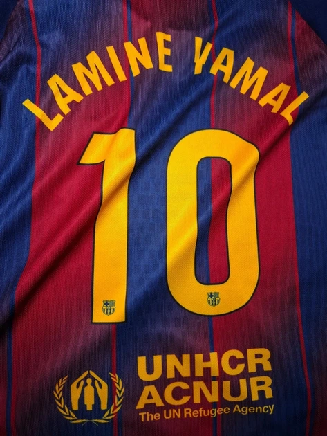 Детская футбольная форма Barcelona 25/26 Lamine Yamal №10 (длинный рукав + шорты), размер 22 ( рост 120–130 см.) - изображение 2