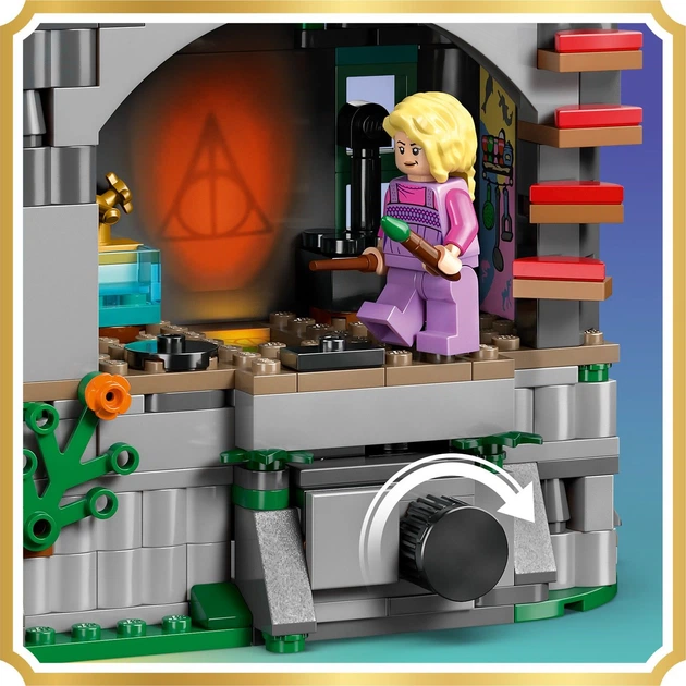 Zestaw klocków LEGO Harry Potter Dom Luny Lovegood 764 elementów (76467) - obraz 4