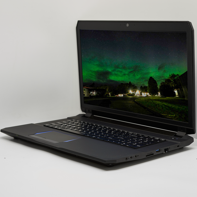 Ігровий ноутбук 17.3" Medion (Lenovo Group) Erazer X7849 Intel Core i7-6820HK RAM 32 ГБ SSD 1 ТБ + HDD 1 ТБ Nvidia GeForce GTX 1070 б/в Win10 (4802) - изображение 3