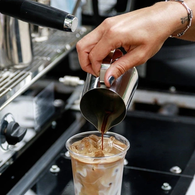 Mlecznik Orion stalowy z miarką 580 ml (8592381152208) - obraz 5