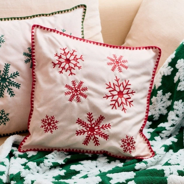 Наволочка Homla Oriel у червоні сніжинки 45 x 45 см (5906496709142) - зображення 7