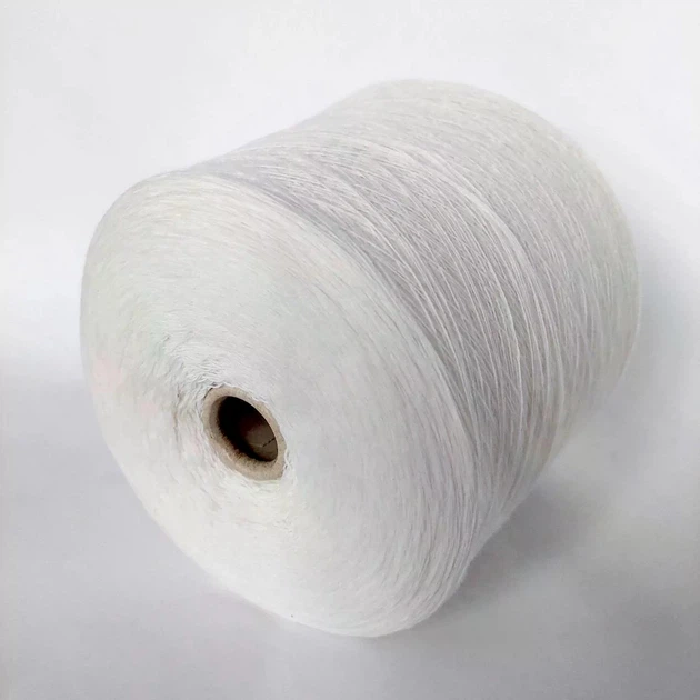 Італійська бобінна пряжа кардний меринос New Mill Supersoft. Білий. - Фото 2 Італійська бобінна пряжа кардний меринос New Mill Supersoft. Білий. - зображення 2