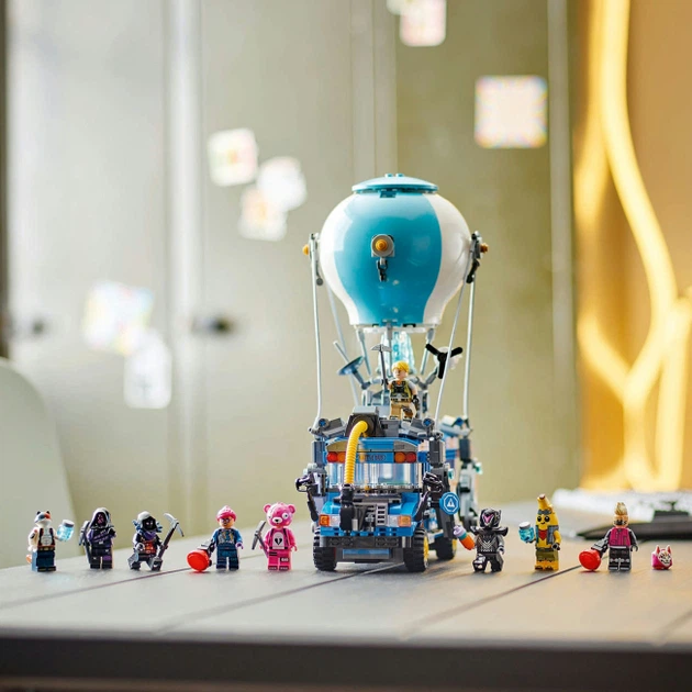 Конструктор Lego Fortnite Battle Bus (77073) - Фото 4 Конструктор Lego Fortnite Battle Bus (77073) - изображение 4