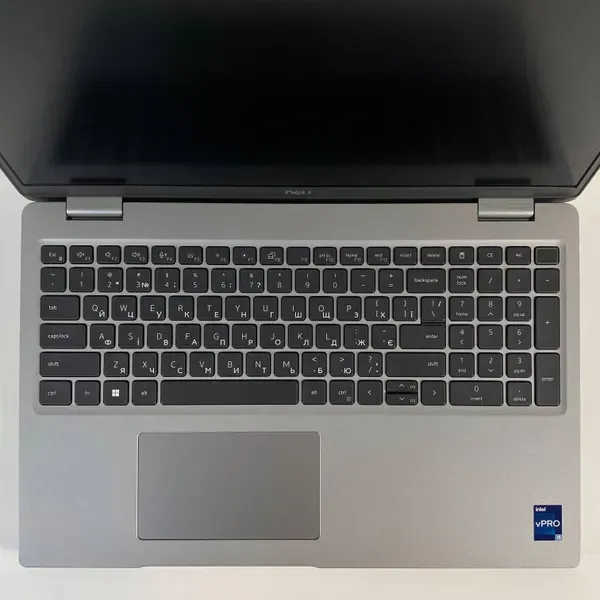 Ультрабук Dell Latitude 5530 / 15.6" (1920x1080) IPS / Intel Core i5-1245U (10 (12) ядер по 1.2 - 4.4 GHz) / 16 GB DDR4 / 256 GB SSD / Intel Iris Xe Graphics / WebCam / HDMI б/у - Фото 3 Ультрабук Dell Latitude 5530 / 15.6" (1920x1080) IPS / Intel Core i5-1245U (10 (12) ядер по 1.2 - 4.4 GHz) / 16 GB DDR4 / 256 GB SSD / Intel Iris Xe Graphics / WebCam / HDMI б/у - изображение 3