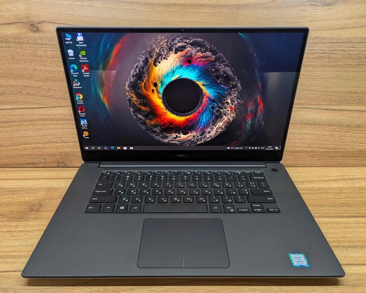 Игровой ноутбук Dell XPS 15 7590 / 15.6" (3840x2160) IPS / Intel Core i7-9750H (6 (12) ядер по 2.6 - 4.5 GHz) / 32 GB DDR4 / 500 GB SSD / nVidia GeForce GTX 1650, 4 GB GDDR6, 128-bit / WebCam / Windows 10 б/у - Фото 2 Игровой ноутбук Dell XPS 15 7590 / 15.6" (3840x2160) IPS / Intel Core i7-9750H (6 (12) ядер по 2.6 - 4.5 GHz) / 32 GB DDR4 / 500 GB SSD / nVidia GeForce GTX 1650, 4 GB GDDR6, 128-bit / WebCam / Windows 10 б/у - изображение 2