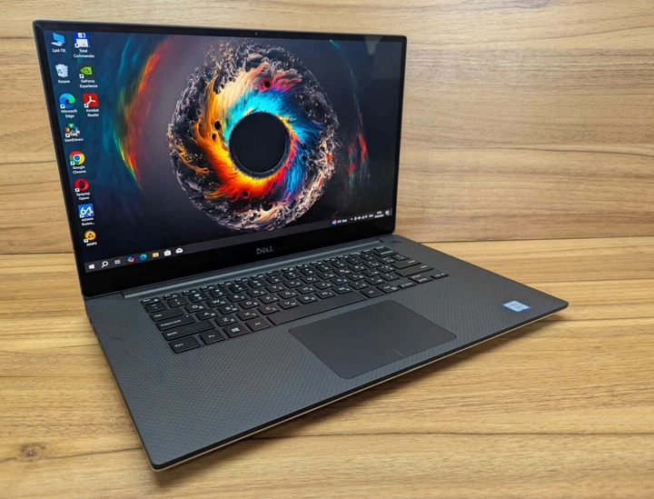 Игровой ноутбук Dell XPS 15 7590 / 15.6" (3840x2160) IPS / Intel Core i7-9750H (6 (12) ядер по 2.6 - 4.5 GHz) / 32 GB DDR4 / 500 GB SSD / nVidia GeForce GTX 1650, 4 GB GDDR6, 128-bit / WebCam / Windows 10 б/у - Фото 4 Игровой ноутбук Dell XPS 15 7590 / 15.6" (3840x2160) IPS / Intel Core i7-9750H (6 (12) ядер по 2.6 - 4.5 GHz) / 32 GB DDR4 / 500 GB SSD / nVidia GeForce GTX 1650, 4 GB GDDR6, 128-bit / WebCam / Windows 10 б/у - изображение 4