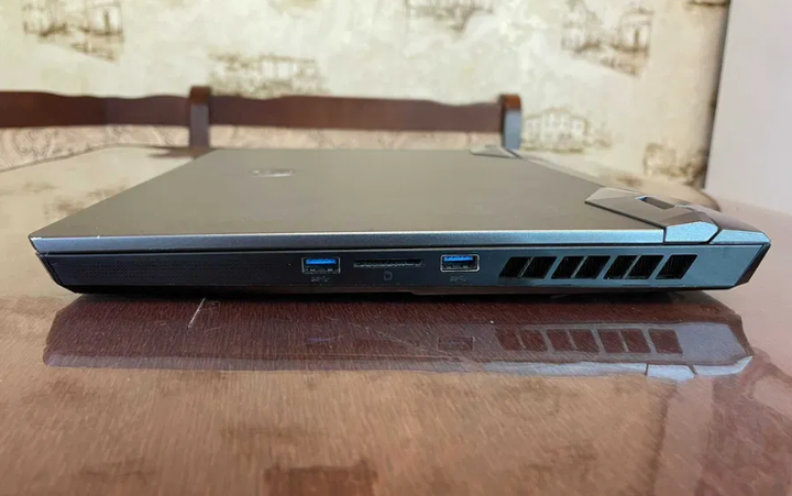 Ігровий ноутбук Б-клас MSI GE66 Raider 11UH-202US / 15.6" (2560x1440) IPS / Intel Core i9-11980HK (8 (16 ядер по 3.3 - 5.0 GHz) / 32 GB DDR4 / 1000 GB SSD / nVidia GeForce RTX 3080, 16 GB GDDR6, 256-bit / WebCam б/в - зображення 8