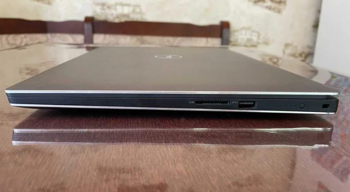 Игровой ноутбук Dell XPS 9570 / 15.6" (1920x1080) IPS / Intel Core i7-8750H (6 (12) ядер по 2.2 - 4.1 GHz) / 16 GB DDR4 / 256 GB SSD / nVidia GeForce GTX 1050 Ti, 4 GB GDDR5, 128-bit / WebCam б/у - Фото 8 Игровой ноутбук Dell XPS 9570 / 15.6" (1920x1080) IPS / Intel Core i7-8750H (6 (12) ядер по 2.2 - 4.1 GHz) / 16 GB DDR4 / 256 GB SSD / nVidia GeForce GTX 1050 Ti, 4 GB GDDR5, 128-bit / WebCam б/у - изображение 8