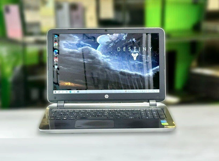 Ноутбук HP Pavilion 15-p258nl / 15.6" (1366x768) TN / Intel Core i7-5500U (2 (4) ядра по 2.4 - 3.0 GHz) / 16 GB DDR3 / 1000 GB SSD / nVidia GeForce 840M, 4 GB DDR3, 64-bit / WebCam / DVD-RW / Win 10 Home б/у - изображение 2
