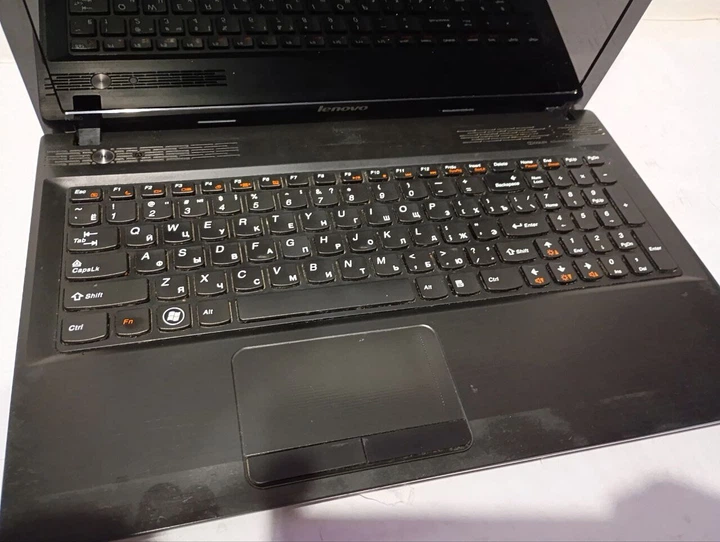 Ноутбук Б-класс Lenovo IdeaPad N580 / 15.6" (1366x768) TN / Intel Pentium B960 (2 ядра по 2.2 GHz) / 8 GB DDR3 / 250 GB HDD / Intel HD Graphics / WebCam / DVD-ROM б/у - Фото 7 Ноутбук Б-класс Lenovo IdeaPad N580 / 15.6" (1366x768) TN / Intel Pentium B960 (2 ядра по 2.2 GHz) / 8 GB DDR3 / 250 GB HDD / Intel HD Graphics / WebCam / DVD-ROM б/у - изображение 7
