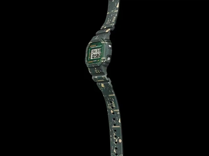 Часы Casio G-Shock Digital 5600 Series DWE-5600CC-3ER MISC