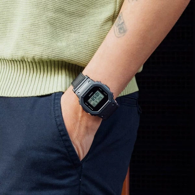 Часы Casio G-Shock Digital DW-5600BCE-1ER MISC - изображение 2