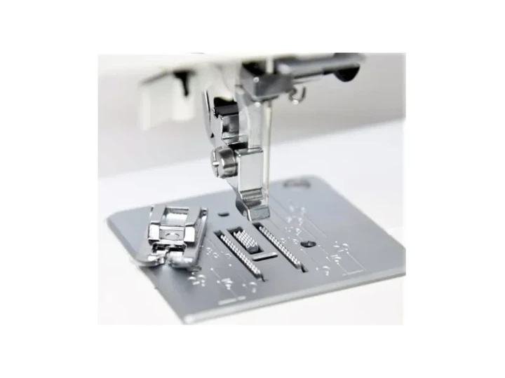 Швейна машинка електромеханічна Janome XE 300 - зображення 4