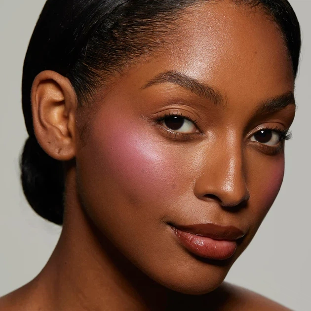 Гибридные румяна Kylie Cosmetics "Pink Please" Hybrid Blush - Фото 5 Гибридные румяна Kylie Cosmetics "Pink Please" Hybrid Blush - изображение 5