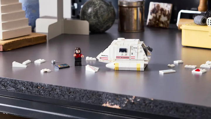 Набор Конструктор Lego Star Trek: U.S.S. Enterprise NCC-1701-D™ Icons 10356 + Star Trek Type-15 Shuttlepod - Фото 7 Набор Конструктор Lego Star Trek: U.S.S. Enterprise NCC-1701-D™ Icons 10356 + Star Trek Type-15 Shuttlepod - изображение 7
