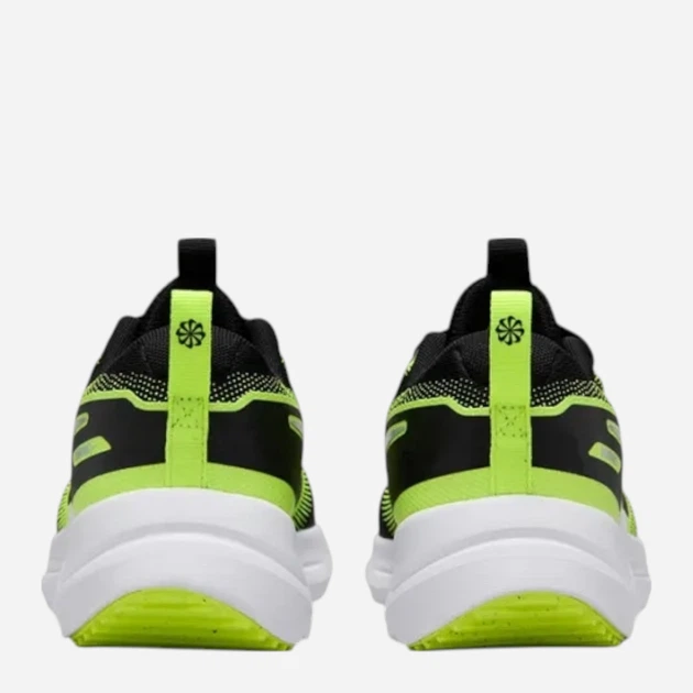 Buty sportowe młodzieżowe dziewczęce Nike Cosmic Runner (Gs) HM4402-005 38 Czarne (197860591158) - obraz 4