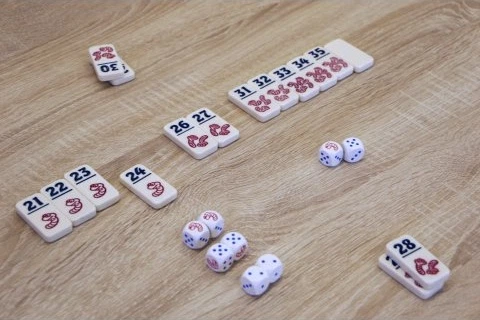 Настільна гра 999 Games Earthworms (8717249192053) - зображення 2